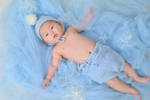 惠州满月宝宝放屁臭